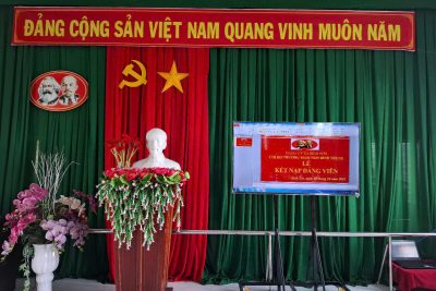 LỄ KẾT NẠP ĐẢNG VIÊN CỦA CHI BỘ TRƯỜNG MẦM NON BÌNH TRUNG