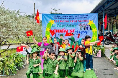 TRƯỜNG MẦM NON BÌNH TRUNG TỔ CHỨC HOẠT ĐỘNG TRẢI NGHIỆM “BÉ TẬP LÀM CHIẾN SĨ”